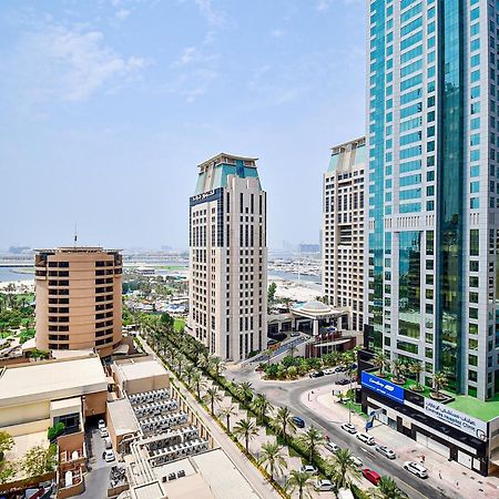 Luxury Escapes - Furnished Studio With Balcony In Royal Oceanic Dubai Bagian luar foto