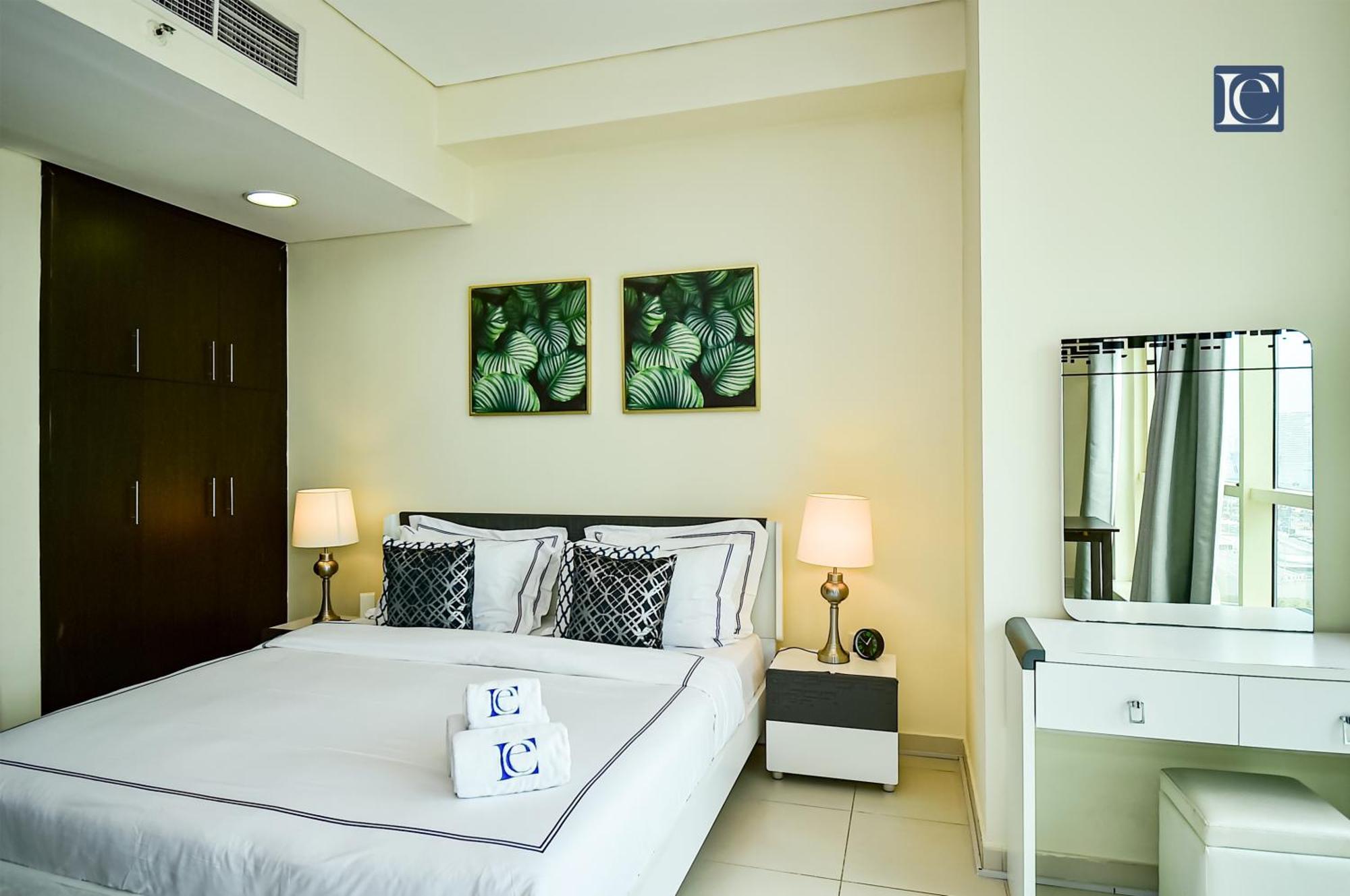 Luxury Escapes - Furnished Studio With Balcony In Royal Oceanic Dubai Bagian luar foto