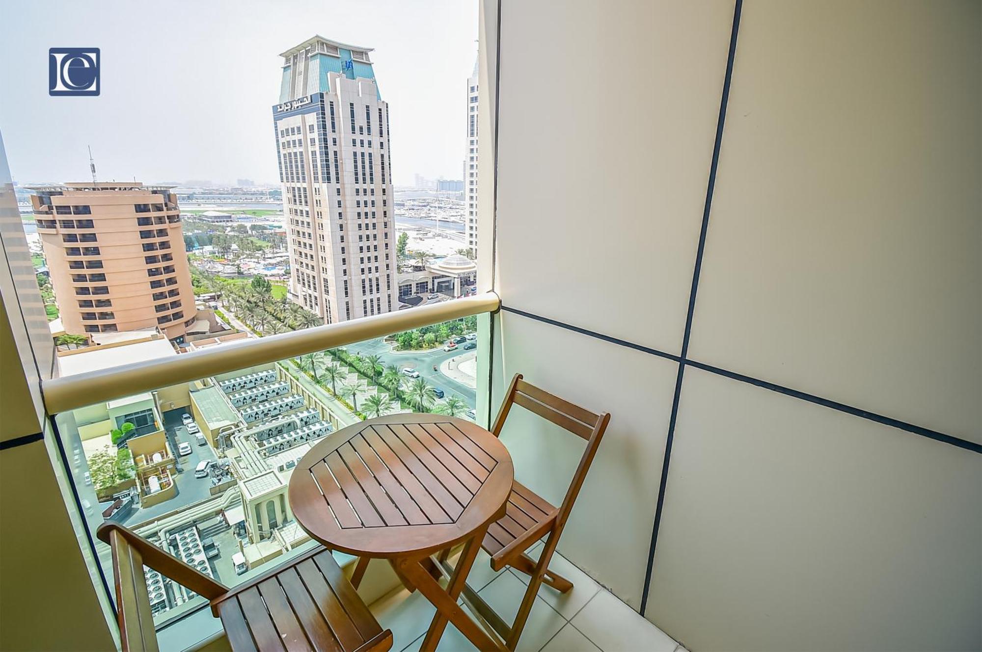 Luxury Escapes - Furnished Studio With Balcony In Royal Oceanic Dubai Bagian luar foto